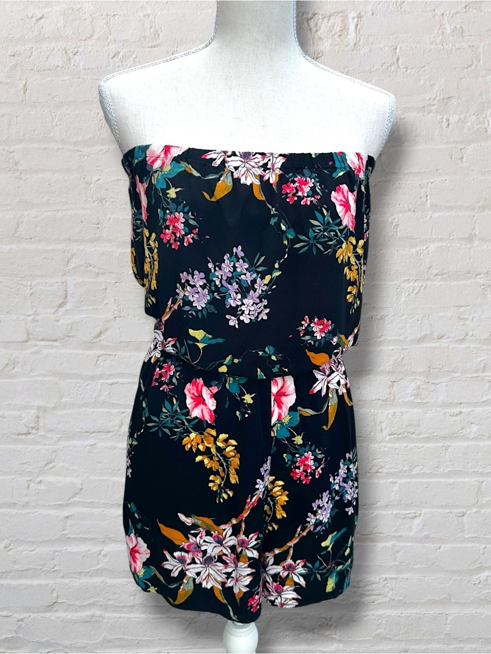 H&M Divided Floral Strapless Romper Shorts 12 Black Tube Top Playsuit